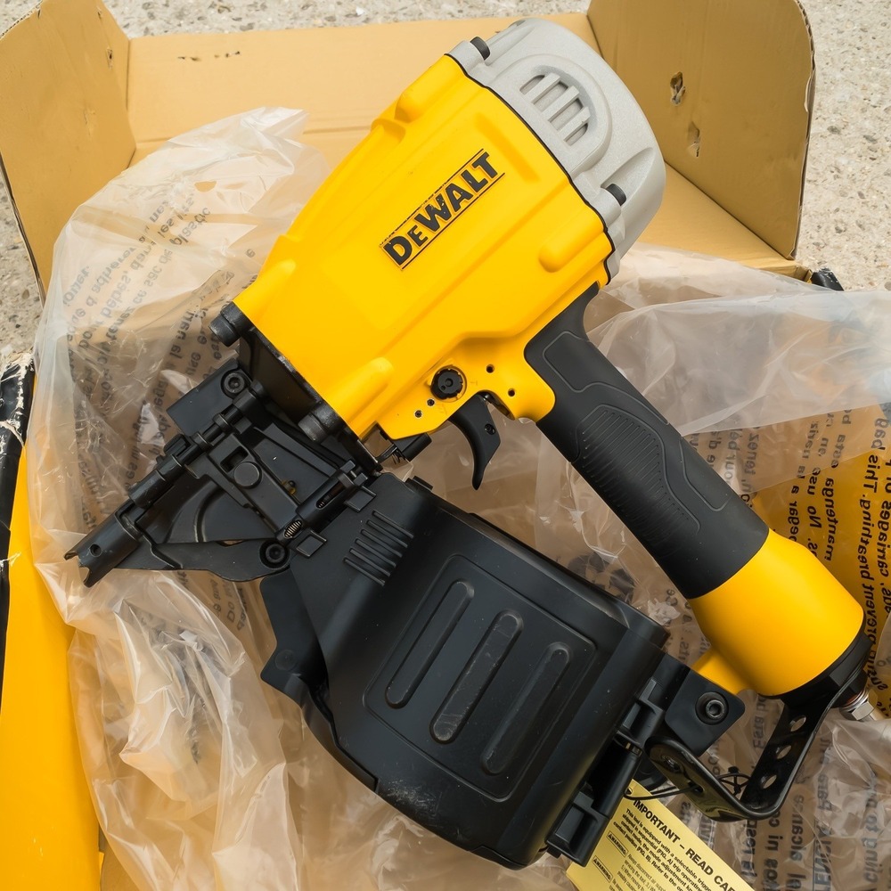 DEWALT Coil Framing Nailer DWF83C 15 Degree Pneumatic